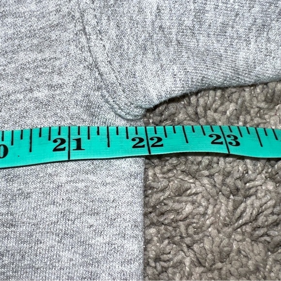 Dodge Ram 2500 Laramie Trucks Size Large Pullover Gray Long Sleeve Sweatshirt - Picture 4 of 5